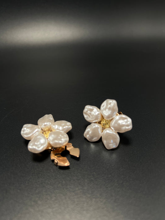 Blooming Pearl Clips